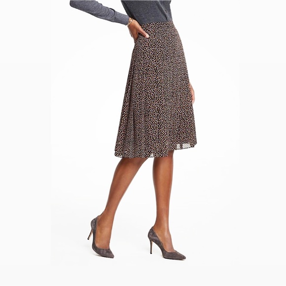 Ann Taylor Dresses & Skirts - Ann Taylor Geo Dot Pleated Full Skirt 6